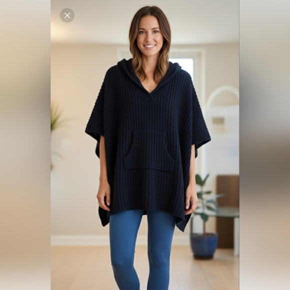 H&M Sweaters - Tommy Bahama Oversized Hooded Poncho-S/M